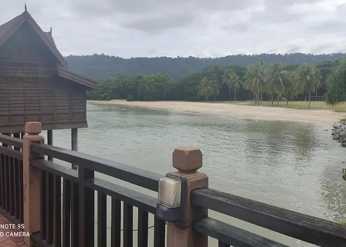 Villa Dalam Laut 530