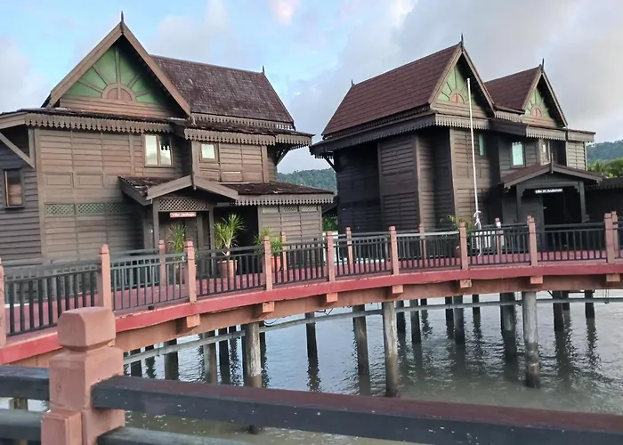 Villa Dalam Laut 530